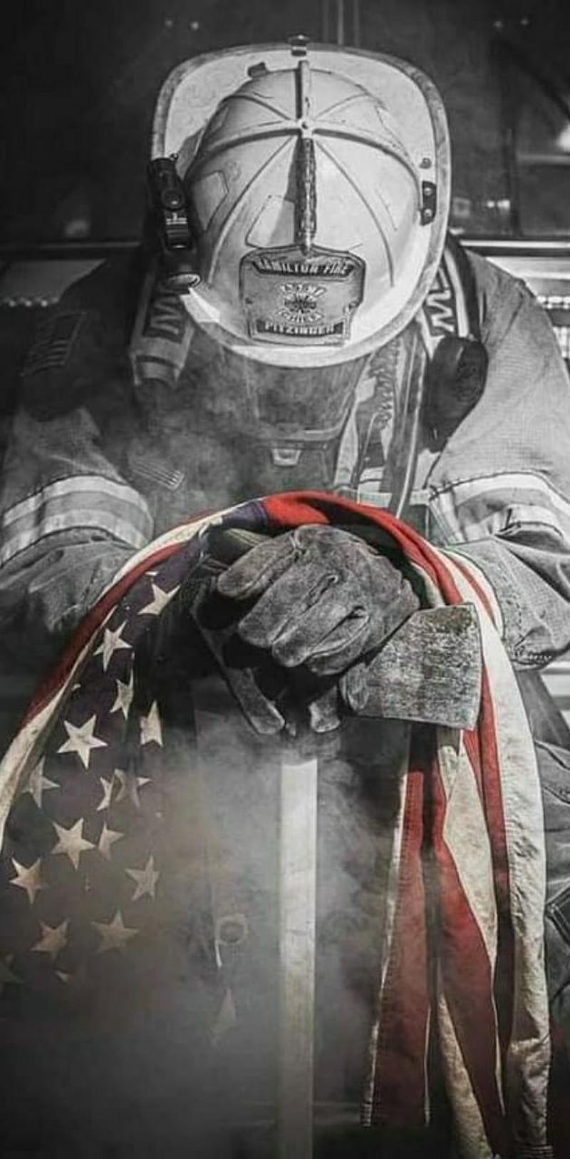 Praying firefighter by Tennbowhunter253 - on â¢. 8e91, Cool Firefighter, HD phone wallpaper